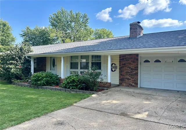 Photo 2 of Single family home for sale at 425 Eggers St, Bismarck, MO 63624 | MLS# MIS26055769 | Listing updated on 2026-09-13