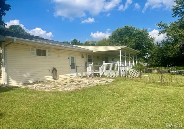Photo 4 of Single family home for sale at 425 Eggers St, Bismarck, MO 63624 | MLS# MIS26055769 | Listing updated on 2026-09-13