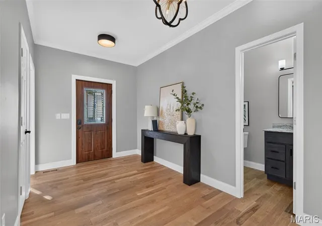 Photo 3 of Single family home for sale at 458 Crest Ave, Saint Louis, MO 63122 | MLS# MIS26055779 | Listing updated on 2026-10-08