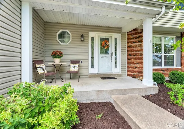 Photo 3 of Single family home for sale at 923 Haversham Dr, Saint Charles, MO 63304 | MLS# MIS26055787 | Listing updated on 2026-09-14
