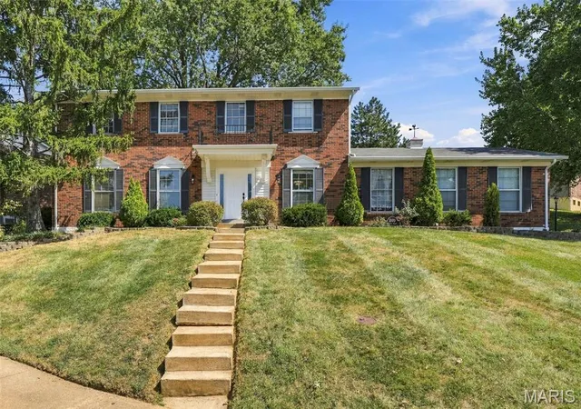 Photo 2 of Single family home for sale at 1009 Spinoza Pl, Ballwin, MO 63011 | MLS# MIS26055792 | Listing updated on 2026-09-29