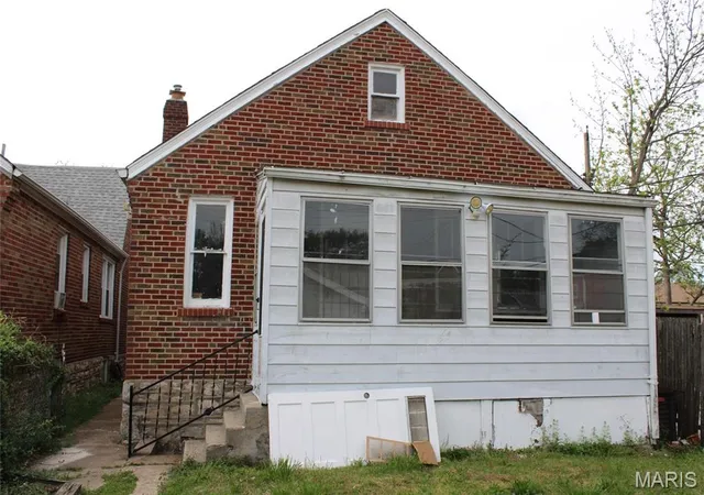 Photo 2 of Single family home for sale at 4006 Marcus Ave, St Louis, MO 63115 | MLS# MIS26055799 | Listing updated on 2026-08-28