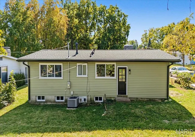 Photo 3 of Single family home for sale at 10805 Ridgecrest Dr, St Ann, MO 63074 | MLS# MIS26055802 | Listing updated on 2026-10-22
