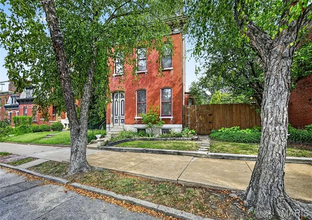 Photo 1 of Single family home for sale at 1939 Arsenal St, Saint Louis, MO 63118 | MLS# MIS26055805 | Listing updated on 2026-09-28
