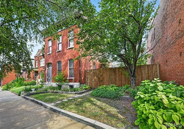 Photo 2 of Single family home for sale at 1939 Arsenal St, Saint Louis, MO 63118 | MLS# MIS26055805 | Listing updated on 2026-09-28