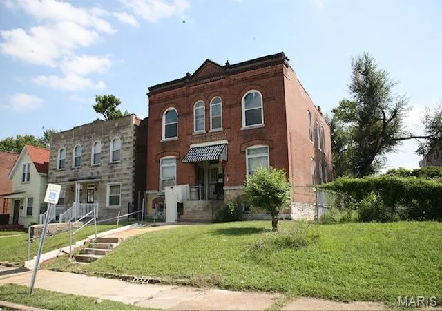 Photo 1 of Multi family home for sale at 4744 Kensington Pl, St Louis, MO 63108 | MLS# MIS26055813 | Listing updated on 2026-09-02