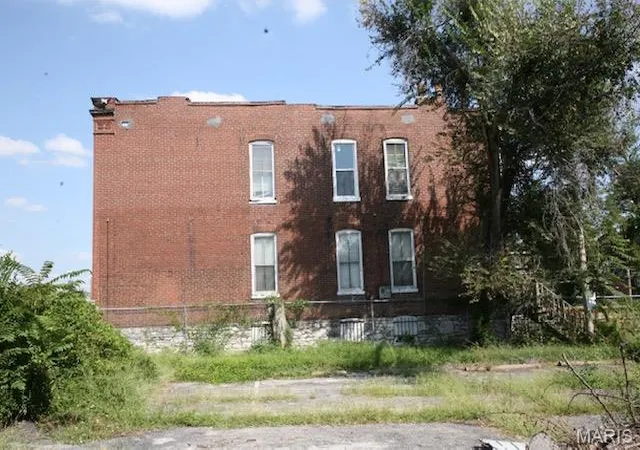 Photo 3 of Multi family home for sale at 4744 Kensington Pl, St Louis, MO 63108 | MLS# MIS26055813 | Listing updated on 2026-09-02
