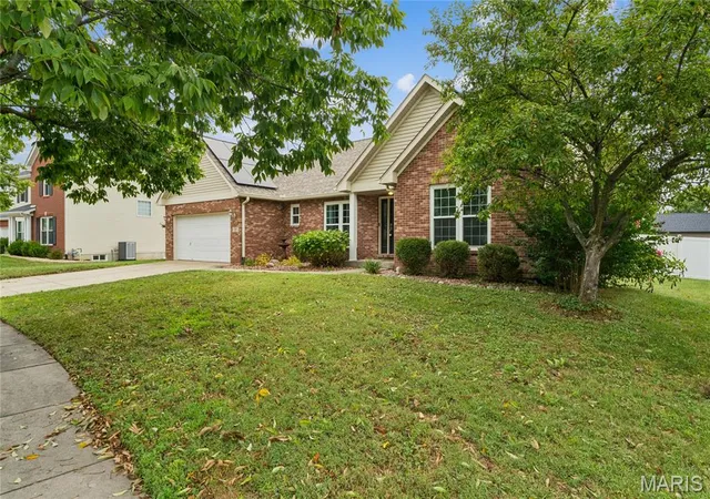 Photo 3 of Single family home for sale at 964 Prairie Xing, O'fallon, IL 62269 | MLS# MIS26055814 | Listing updated on 2026-09-24