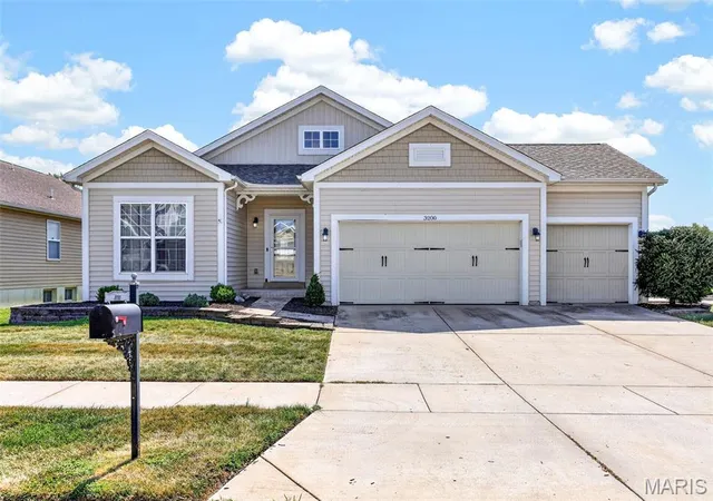 Photo 1 of Single family home for sale at 3200 Bentwater Pl, Saint Charles, MO 63301 | MLS# MIS26055819 | Listing updated on 2026-09-04