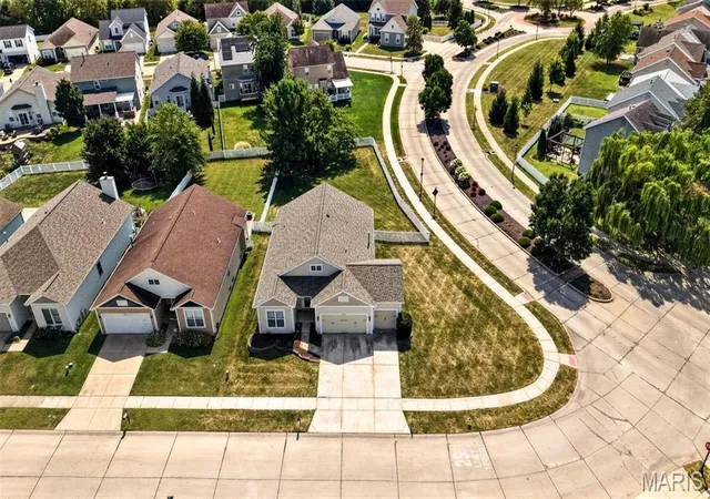 Photo 2 of Single family home for sale at 3200 Bentwater Pl, Saint Charles, MO 63301 | MLS# MIS26055819 | Listing updated on 2026-09-04