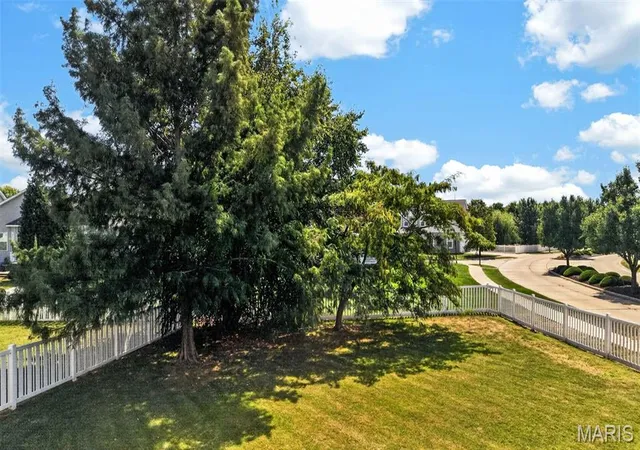 Photo 3 of Single family home for sale at 3200 Bentwater Pl, Saint Charles, MO 63301 | MLS# MIS26055819 | Listing updated on 2026-09-04