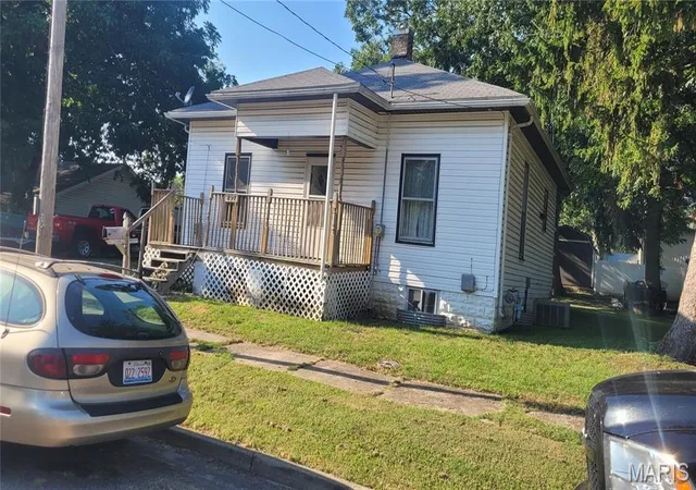 Photo 1 of Single family home for sale at 457 E Belleville St, Nashville, IL 62263 | MLS# MIS26055822 | Listing updated on 2026-09-29