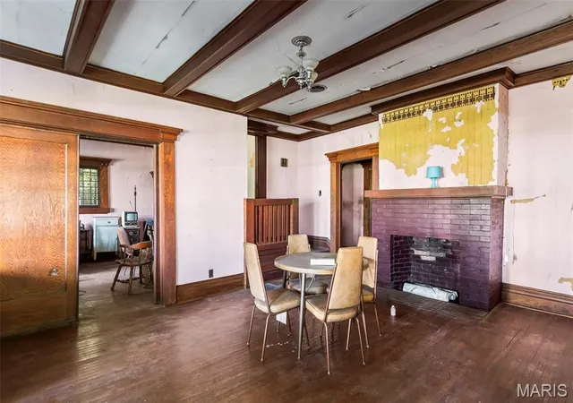 Photo 4 of Single family home for sale at 817 S Clinton, Litchfield, IL 62056 | MLS# MIS26055823 | Listing updated on 2026-08-31