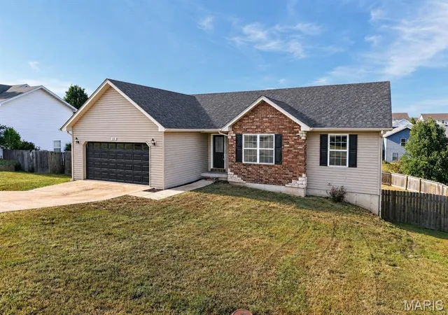 3rd image of 135 Lyle Curtis Cir, Waynesville, MO 65583 | MLS# MIS26055824