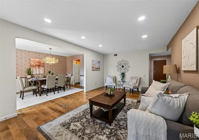 Photo 3 of Condo for sale at 585 Coeur De Royale Dr #207, Saint Louis, MO 63141 | MLS# MIS26055827 | Listing updated on 2026-09-13