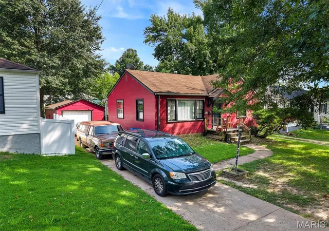 Photo 1 of Single family home for sale at 1944 Falcon Dr, Saint Louis, MO 63133 | MLS# MIS26055830 | Listing updated on 2026-09-21