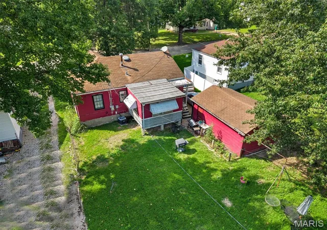 Photo 3 of Single family home for sale at 1944 Falcon Dr, Saint Louis, MO 63133 | MLS# MIS26055830 | Listing updated on 2026-09-21