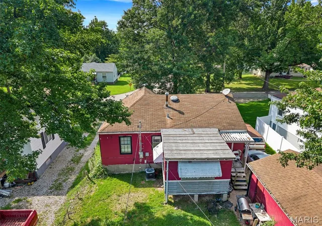 Photo 3 of Single family home for sale at 1944 Falcon Dr, Saint Louis, MO 63133 | MLS# MIS26055830 | Listing updated on 2026-09-21