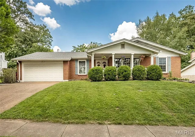 Photo 1 of Single family home for sale at 9363 Hazelridge Dr, Sunset Hills, MO 63126 | MLS# MIS26055831 | Listing updated on 2026-09-21