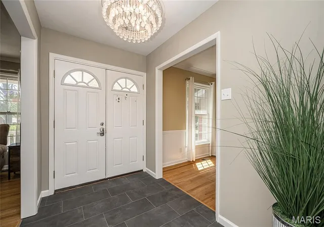 Photo 3 of Single family home for sale at 9363 Hazelridge Dr, Sunset Hills, MO 63126 | MLS# MIS26055831 | Listing updated on 2026-10-05