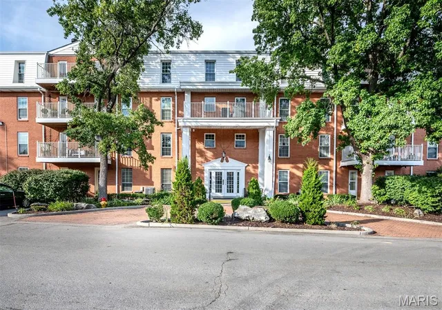 Condo for sale at 14471 Bantry Ln #2, Chesterfield, MO 63017 | MLS# MIS26055835