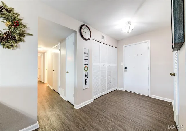 Photo 3 of Condo for sale at 14471 Bantry Ln #2, Chesterfield, MO 63017 | MLS# MIS26055835 | Listing updated on 2026-09-12