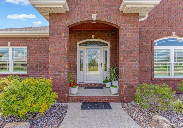 Photo 4 of Single family home for sale at 600 Covington Dr, Waterloo, IL 62298 | MLS# MIS26055846 | Listing updated on 2026-10-15