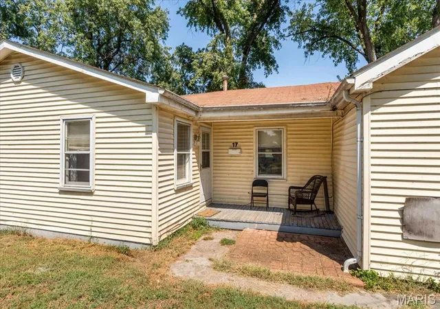 Photo 4 of Single family home for sale at 17 Denovion Ct, East Saint Louis, IL 62206 | MLS# MIS26055849 | Listing updated on 2026-09-04