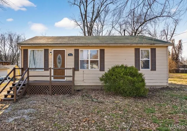Photo 1 of Single family home for sale at 512 Belvedere Dr, Belleville, IL 62223 | MLS# MIS26055851 | Listing updated on 2026-09-03