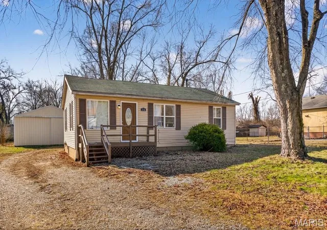 Photo 2 of Single family home for sale at 512 Belvedere Dr, Belleville, IL 62223 | MLS# MIS26055851 | Listing updated on 2026-09-03