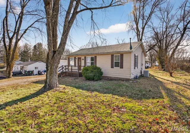 Photo 2 of Single family home for sale at 512 Belvedere Dr, Belleville, IL 62223 | MLS# MIS26055851 | Listing updated on 2026-09-03