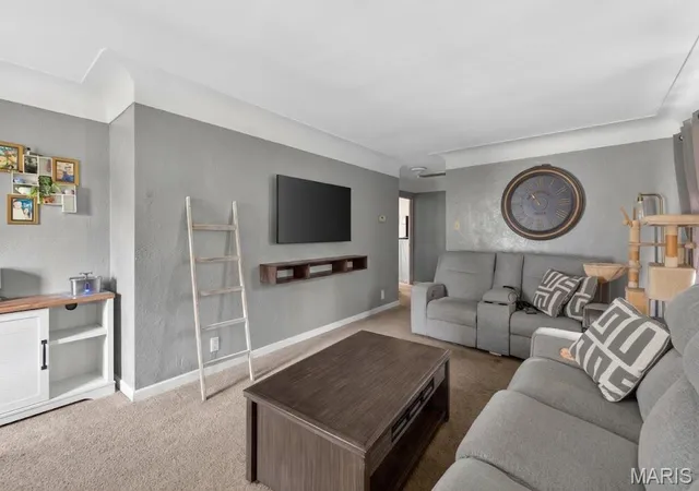 Photo 3 of Single family home for sale at 109 Cascade Dr, Belleville, IL 62223 | MLS# MIS26055852 | Listing updated on 2026-09-03