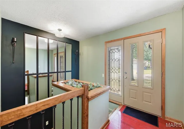 Photo 2 of Single family home for sale at 8 Ardwick Dr, Saint Peters, MO 63376 | MLS# MIS26055856 | Listing updated on 2026-09-25