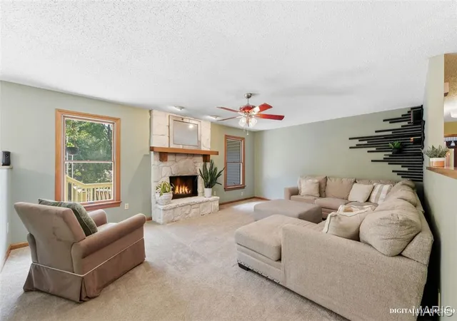 Photo 3 of Single family home for sale at 8 Ardwick Dr, Saint Peters, MO 63376 | MLS# MIS26055856 | Listing updated on 2026-09-25
