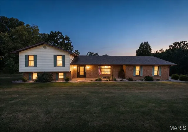 Photo 1 of Sale Pending at 1559 Saddle Dr, Festus, MO 63028 | MLS# MIS26055857 | Listing updated on 2026-09-13