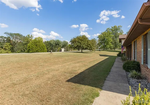 Photo 4 of Sale Pending at 1559 Saddle Dr, Festus, MO 63028 | MLS# MIS26055857 | Listing updated on 2026-09-13