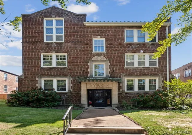 Photo 1 of Condo for sale at 7532 Byron Pl #2, Saint Louis, MO 63105 | MLS# MIS26055859 | Listing updated on 2026-10-05