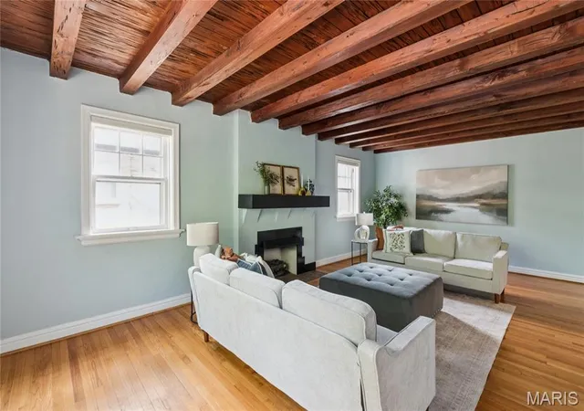 Photo 3 of Condo for sale at 7532 Byron Pl #2, Saint Louis, MO 63105 | MLS# MIS26055859 | Listing updated on 2026-10-05