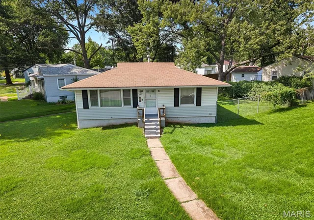 Photo 1 of Single family home for sale at 1901 Owen Dr, Saint Louis, MO 63133 | MLS# MIS26055870 | Listing updated on 2026-09-21
