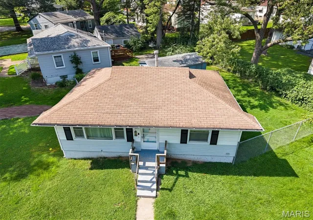 Photo 2 of Single family home for sale at 1901 Owen Dr, Saint Louis, MO 63133 | MLS# MIS26055870 | Listing updated on 2026-09-21