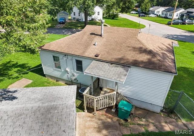 Photo 3 of Single family home for sale at 1901 Owen Dr, Saint Louis, MO 63133 | MLS# MIS26055870 | Listing updated on 2026-09-21