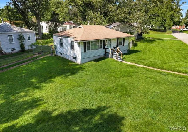 Photo 8 of Single family home for sale at 1901 Owen Dr, Saint Louis, MO 63133 | MLS# MIS26055870 | Listing updated on 2026-10-14