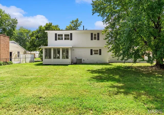 Photo 1 of Single family home for sale at 1319 Springfield Dr, Belleville, IL 62221 | MLS# MIS26055874 | Listing updated on 2026-09-05