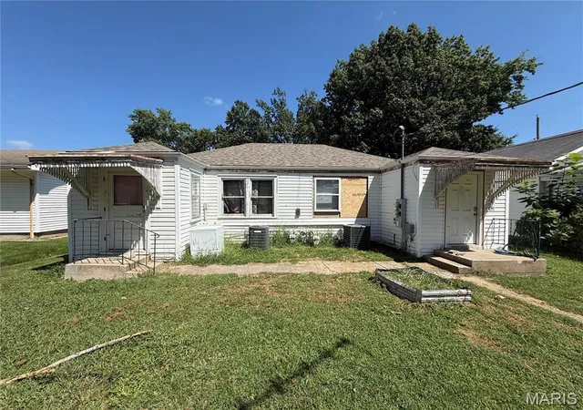 Listing Photo 4 - Condo for sale in building located at 125 S Wentz St, Montgomery, MO 63361 - Unit #A,B,C