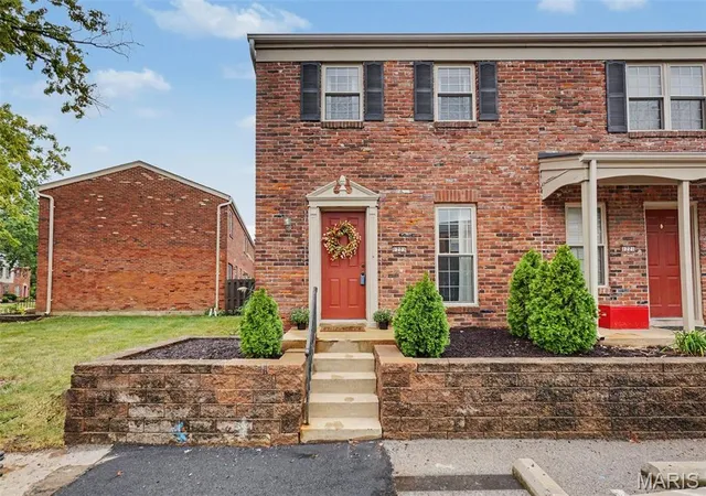 Condo for sale at 1223 Clarkson Ct #1223, Ballwin, MO 63011 | MLS# MIS26055882