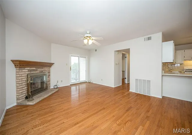 Listing Photo 5 - Condo for sale in building located at 1300 Holgate Dr, Ballwin, MO 63021 - Unit #G6
