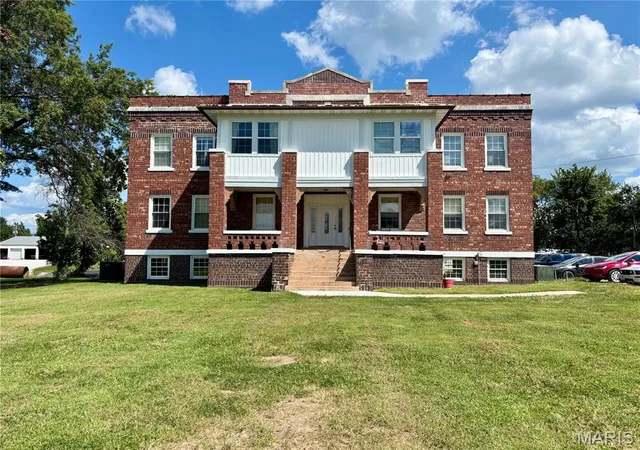 Photo 1 of Sale Pending at 230 Pickering St, Montgomery City, MO 63361 | MLS# MIS26055892 | Listing updated on 2026-08-29