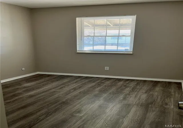 Listing Photo 4 - Condo for sale in building located at 3159 Carefree Ln, Florissant, MO 63033 - Unit #H