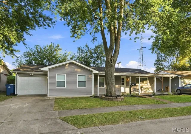 Photo 3 of Single family home for sale at 2528 Reveres Rte, Granite City, IL 62040 | MLS# MIS26055919 | Listing updated on 2026-09-04