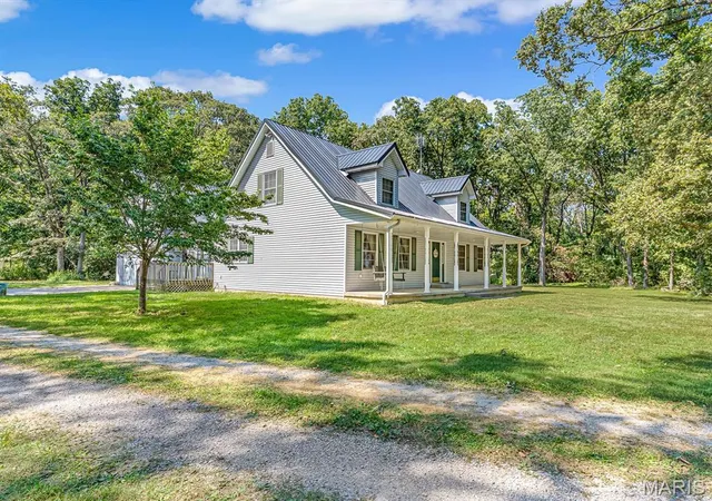 Photo 3 of Sale Pending at 6145 Blackjack Rd, Oakdale, IL 62268 | MLS# MIS26055923 | Listing updated on 2026-09-06